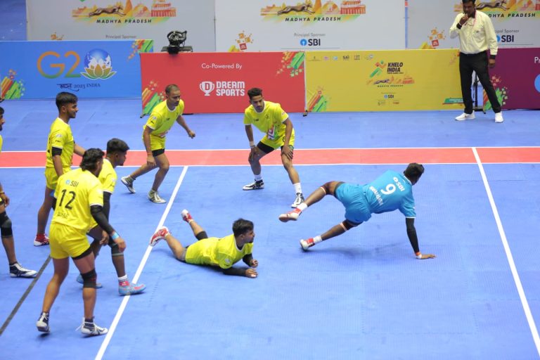 महाराष्ट्र पुरुष कबड्डी संघाची विजय सलामी; बिहारवर सहा गुणांनी मात