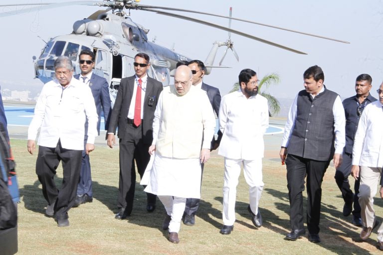 केंद्रीय गृहमंत्री अमित शाह यांचे लोहगाव विमानतळ येथे स्वागत