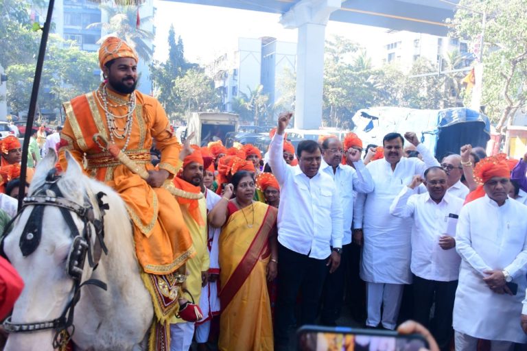 ‘जय जय शिवराया’ जयघोषात दुमदुमली मुंबई