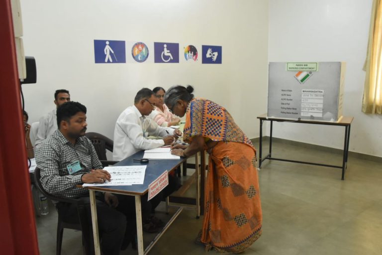 कसब्यात झाले हो ४५ टक्के मतदान …. हाणमार,पैशांचा पाऊस, मंत्र्यांची,बड्याबड्या नेत्यांची फौज, प्रशासनाची हुशारी ..सारे सफल, आता २ तारीख …