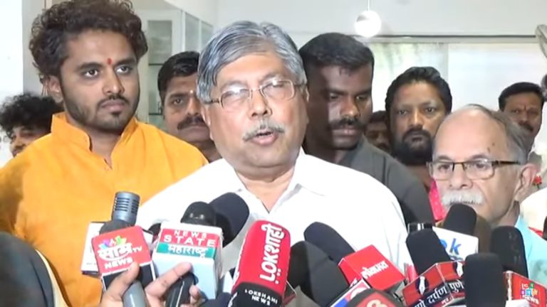 २००६ पासून आजारी असलेल्या शरद पवारांच्या जीवावर लढणाऱ्या राष्ट्रवादीला बापटांच्या सहभागावर बोलायचा अधिकारच काय ?