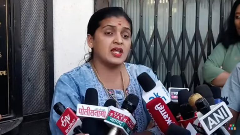 गिरीश महाजन गुन्हेगारांना बरोबर नेऊन कसब्यात मिटींगा घेत असल्याचा रुपाली पाटलांचा आरोप