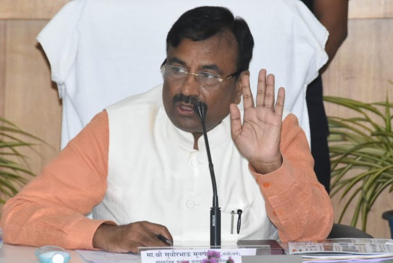 लोककलावंतांना मानधन देण्यासाठी जिल्ह्यातील प्रचलित कला आणि कलावंतांची संख्या विचारात घेणार -मंत्री सुधीर मुनगंटीवार