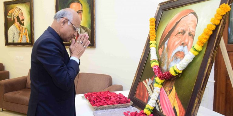 संत गाडगेबाबांना राज्यपाल रमेश बैस यांचे अभिवादन