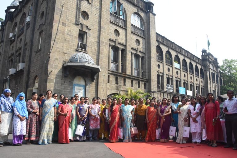 आंतरराष्ट्रीय महिला दिन: शासकीय मध्यवर्ती इमारतीत महिलांचा सन्मान