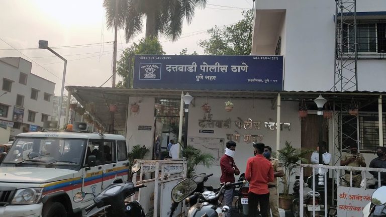 16 वर्षीय मुलाचे अपहरण करून नग्न फोटो काढल्याचा धक्कादायक प्रकार