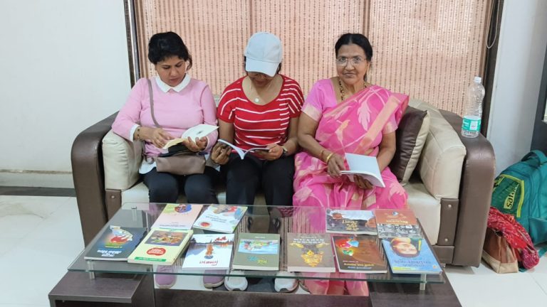 महाराष्ट्र पर्यटन विकास महामंडळ पर्यटक निवासांमध्ये वाचनालय / ग्रंथालय सुरु करणार…