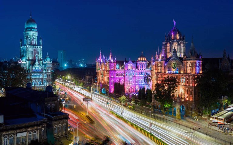 मुंबईतील रस्त्यांची कामे सुरू न करणाऱ्या कंत्राटदाराविरुद्ध कायदेशीर कारवाई – मंत्री उदय सामंत