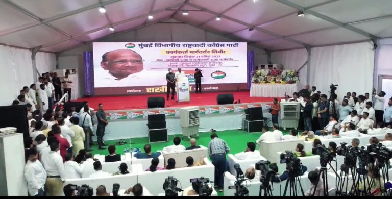 “गुजरात दंगलीतल्या आरोपींना निर्दोष सोडणं ही संविधानाची हत्या”, शरद पवारांचा हल्लाबोल!