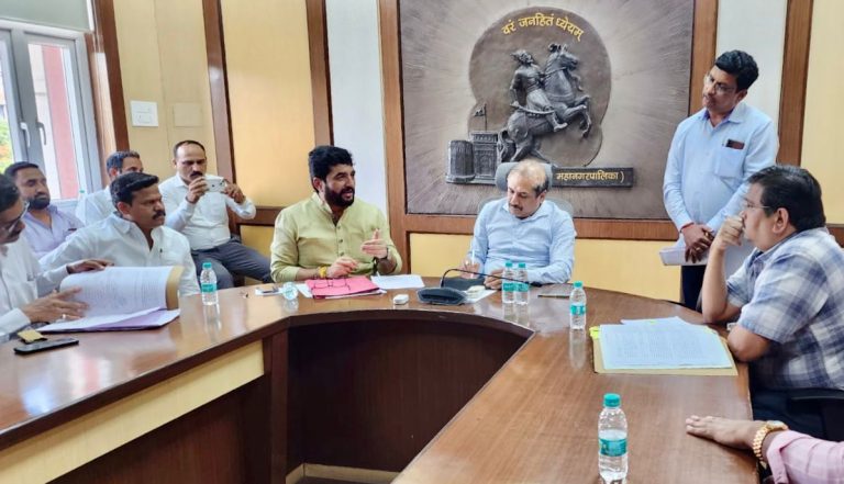 पुणेकरांच्या आरोग्य योजना महापालिकेने पुन्हा सुरु करा-माजी महापौर मुरलीधर मोहोळ यांनी घेतली आयुक्तांची भेट