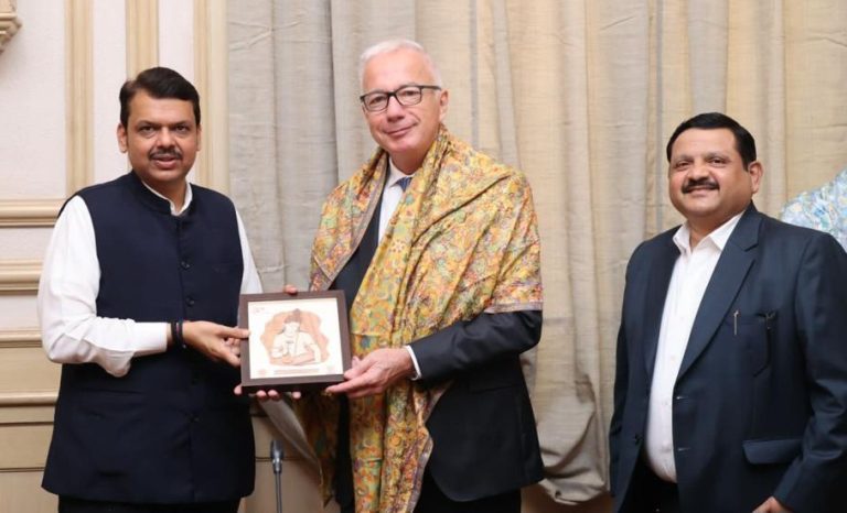 अर्सेलर मित्तल निप्पॉन स्टील कंपनी महाराष्ट्रात करणार ८० हजार कोटींची गुंतवणूक; उपमुख्यमंत्री देवेंद्र फडणवीस यांच्याशी कंपनीच्या शिष्टमंडळाची प्राथमिक चर्चा