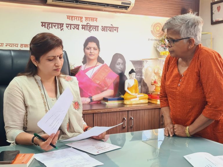 महिला आयोगाच्या अध्यक्षा रुपाली चाकणकर यांच्याकडे कामगार विषयक तक्रारींचा ओघ