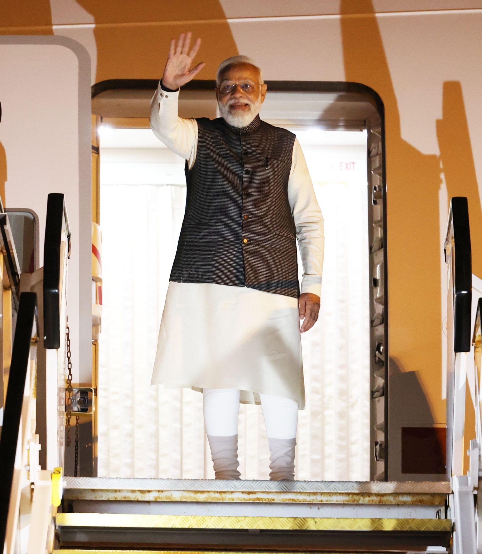 तीन देशांचा दौरा करून PM मोदी दिल्लीत 