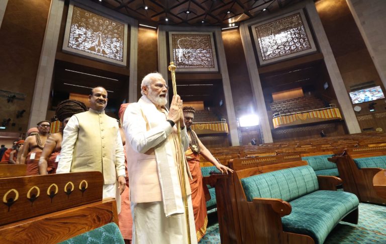 पंतप्रधानांच्या हस्ते नवीन संसद भवनाचे लोकार्पण