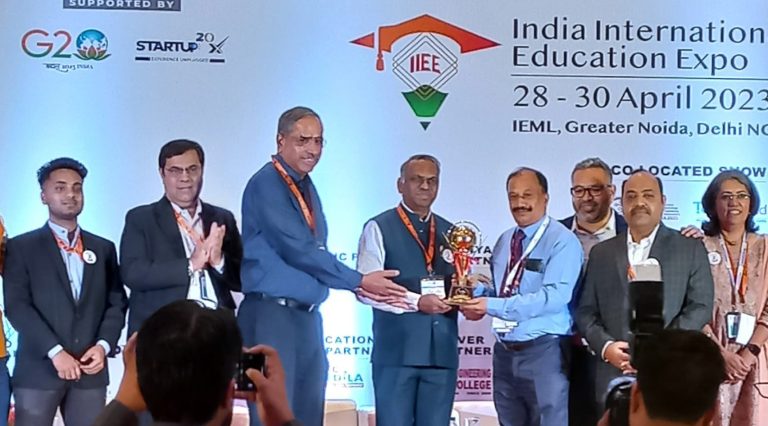 पुणे विद्यार्थी गृहाचा मुद्रणातील भरीव कामगिरीबद्दल नवी दिल्लीतील ‘टेकफोरडी’ शैक्षणिक प्रदर्शनात सन्मान