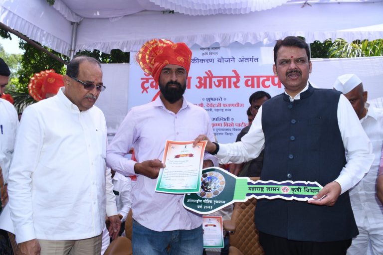 राज्य शासनाच्या फ्लॅगशिप कार्यक्रमांची गतीने अंमलबजावणी करा – उपमुख्यमंत्री देवेंद्र फडणवीस