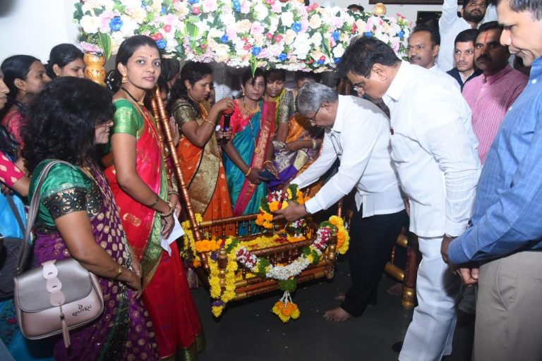 पुढील वर्षी छत्रपती संभाजी महाराज जयंती शासनाच्या वतीने मोठ्या प्रमाणात साजरी करणार