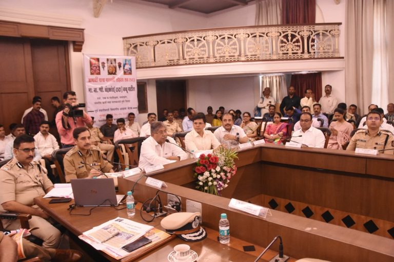 पालखी सोहळ्यात वारकऱ्यांना पाणी, आरोग्य, स्वच्छतेच्या सर्व सोयी पुरवा-पालकमंत्री चंद्रकांतदादा पाटील
