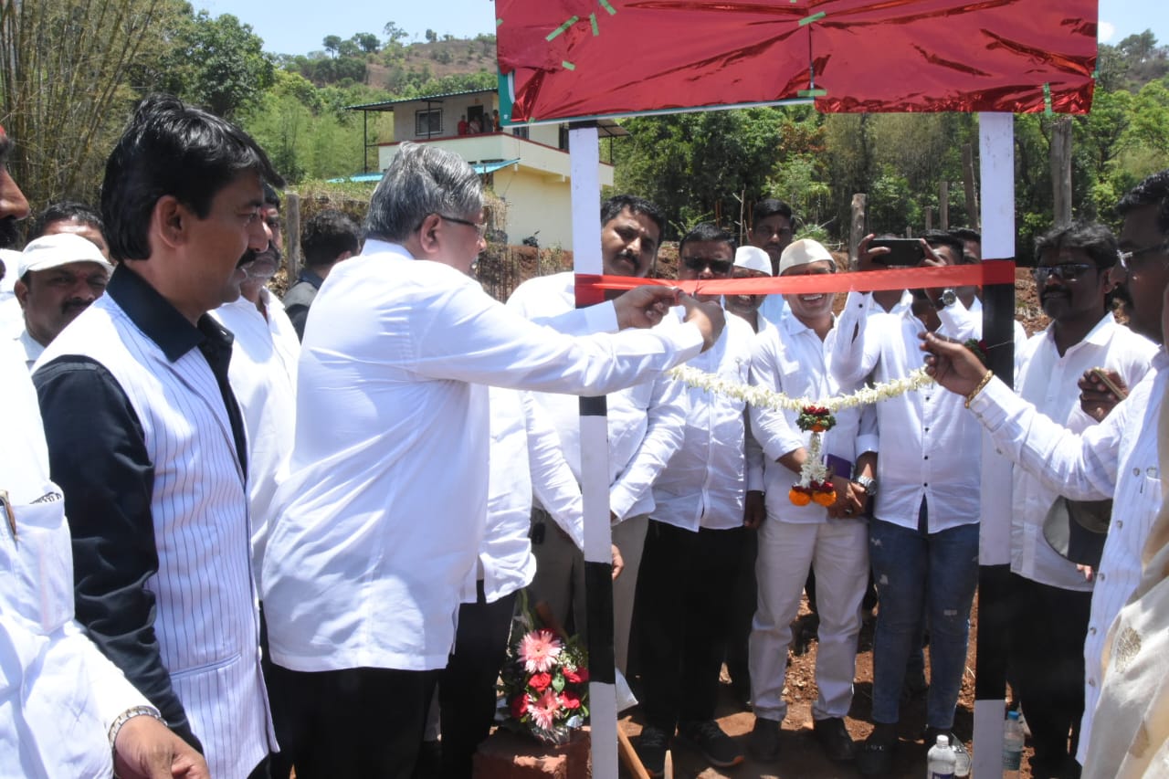 पालकमंत्री चंद्रकांतदादा पाटील यांच्या उपस्थितीत श्री मेंगाई देवी भक्त निवास बांधकामाचे भूमिपूजन