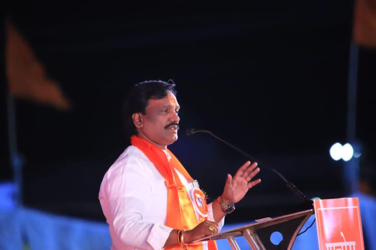 देवेन्द्रजी, ५५१० मुली महाराष्ट्रातून बेपत्ता झाल्या आहेत,आपले गृहखाते करतेय काय ?  अंबादास दानवेंचा थेट सवाल