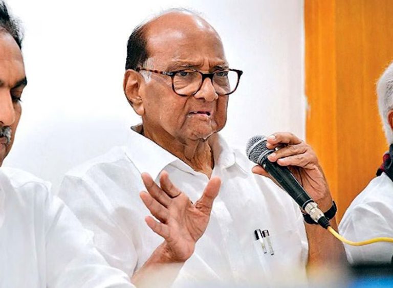 लोक सांगतात की,ईव्हीएम गुजरातमधून आले होते,ईव्हीएम सेट होते हे आधीच माहीत असल्याचाही दावा