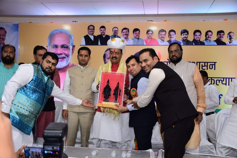 पुणे शहर भाजपा व्यापारी आघाडीच्या व्यापारी मेळाव्यात  PM मोदींचे भरभरून कौतुक