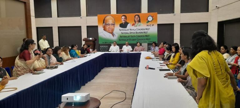 NCP कार्यकारिणीच्या बॅनरवरून अजित पवार गायब…