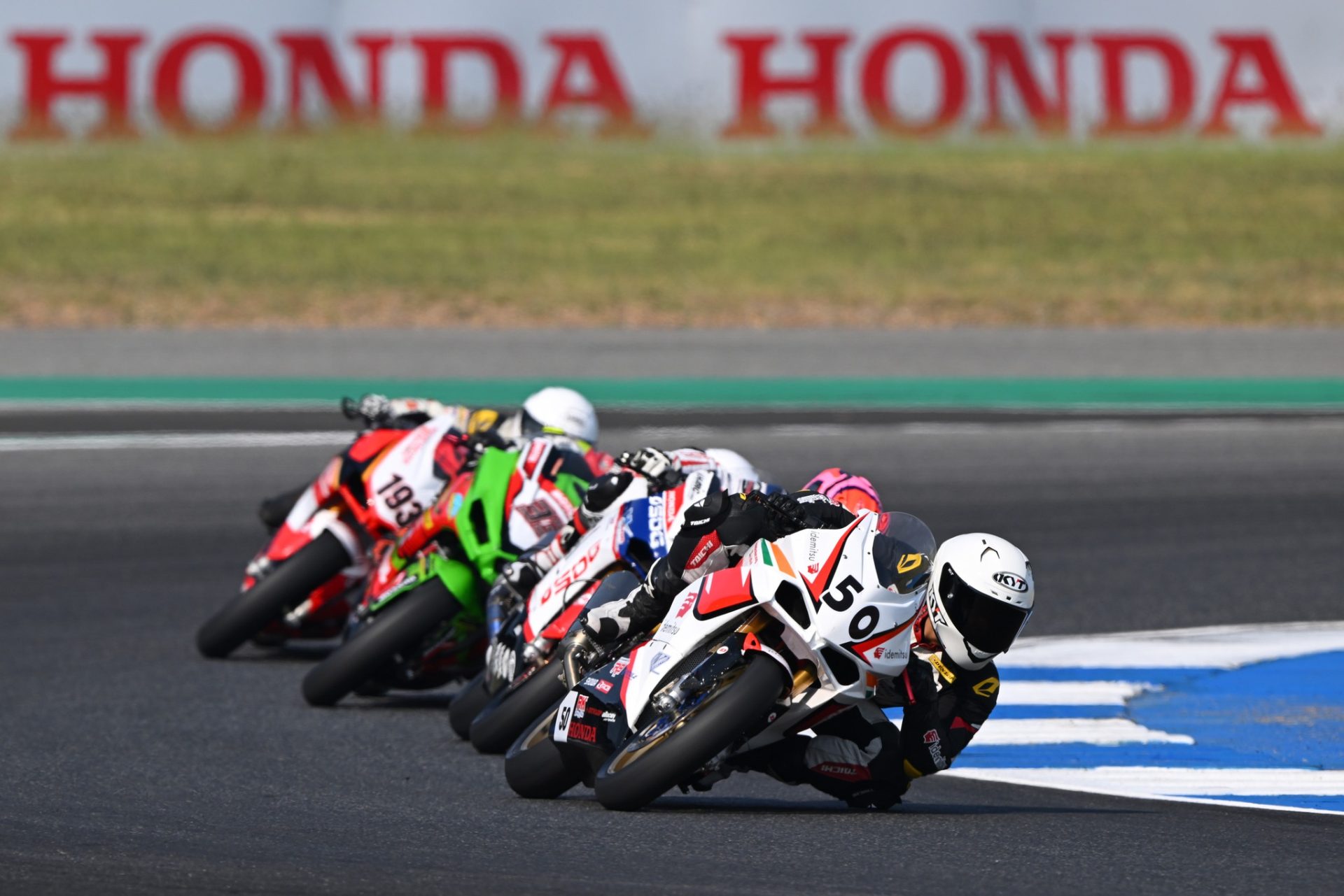 होंडा रेसिंग इंडिया टीम २०२३ एशिया रोड रेसिंग चॅम्पियनशीपच्या तिसऱ्या फेरीसाठी जपानला रवाना