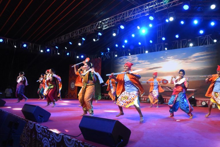 महाराष्ट्राच्या लोकनृत्यांनी परदेशी पाहुण्यांना दिला निखळ आनंद