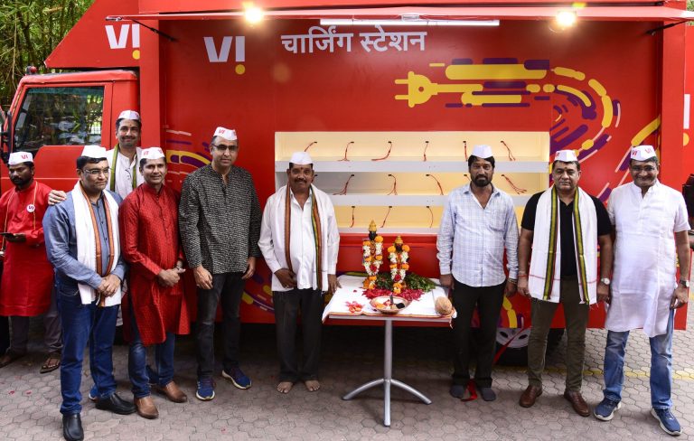 वी मुळे वारकऱ्यांना पुणे ते पंढरपूर २५० किलोमीटरच्या २१ दिवसांच्या वारीमध्ये आपल्या प्रियजनांसोबत कनेक्टेड राहता येणार