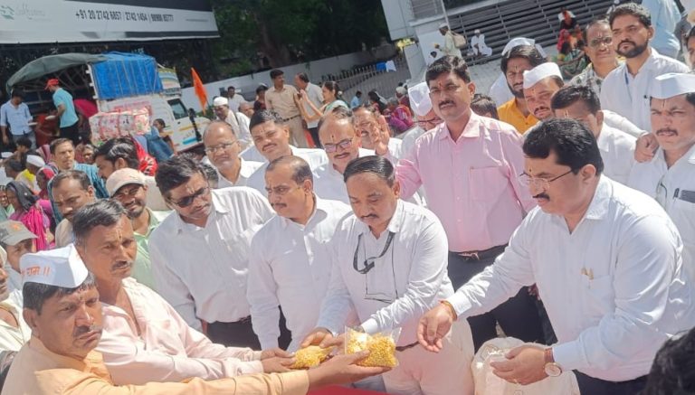 वैष्णवांचे महावितरणकडून स्वागत-अल्पोपाहाराची सेवा