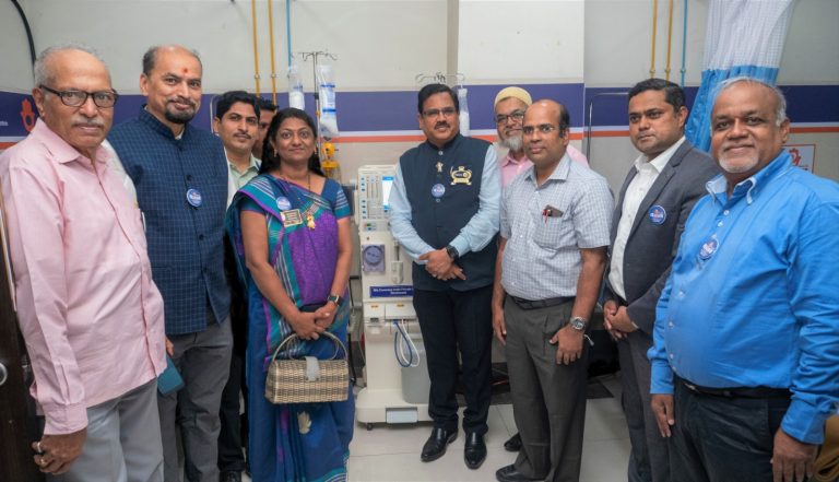 रोटरी क्लब ऑफ पुणे कात्रजच्या वतीने ५ डायलिसीस मशीन