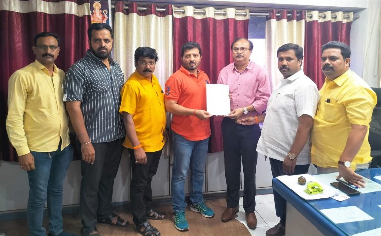 इंद्रायणी नदीमध्ये प्रदूषित सांडपाणी सोडणाऱ्या संबंधितांवर गुन्हे दाखल करण्याची शिवसेनेची मागणी