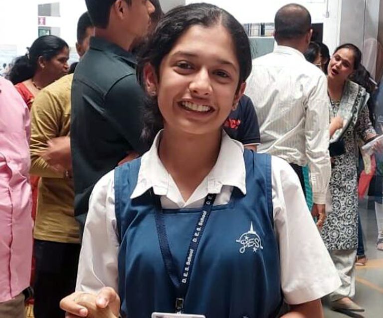 पुण्यातील स्वराली राजपूरकरला दहावीच्या परीक्षेत मिळाले १०० टक्के,राज्यभरात १५१विद्यार्थ्यानी मिळविले १०० टक्के मार्क