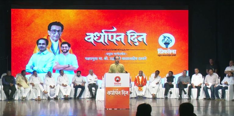 तुमचा गुरू सूर्य, तर तो मणिपूरमध्ये का उगवत नाही; उद्धव ठाकरेंची मोदींवर टीका, तर राहुल गांधींचे कौतुक