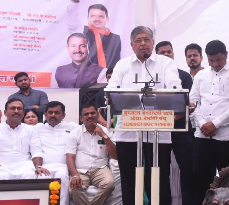 तळेगाव दाभाडे नगरपरिषदेच्या विविध विकासकामांचे  पालकमंत्री चंद्रकांतदादा पाटील यांच्या हस्ते भूमिपूजन