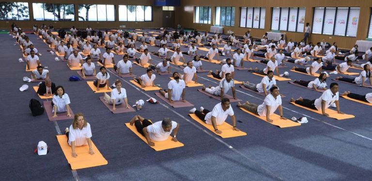 ‘जी-२०’ शिक्षण कार्यगट प्रतिनिधींचा आंतरराष्ट्रीय योग दिन कार्यक्रमात सहभाग
