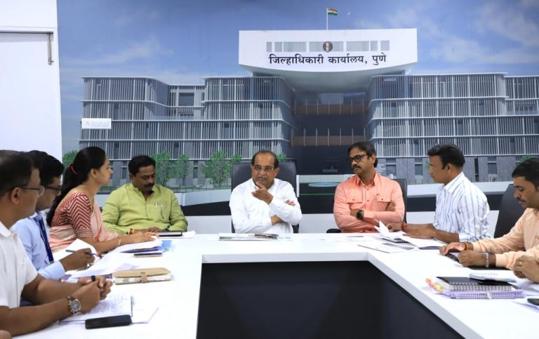जिल्ह्यात नवीन वाळू धोरणाची प्रभावीपणे अंमलबजावणी करा-महसूल मंत्री राधाकृष्ण विखे-पाटील