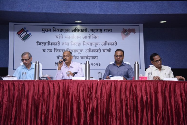 ईव्हीएम आणि व्हीव्हीपॅटविषयी जनजागृतीवर भर द्या- मुख्य निवडणूक अधिकारी श्रीकांत देशपांडे