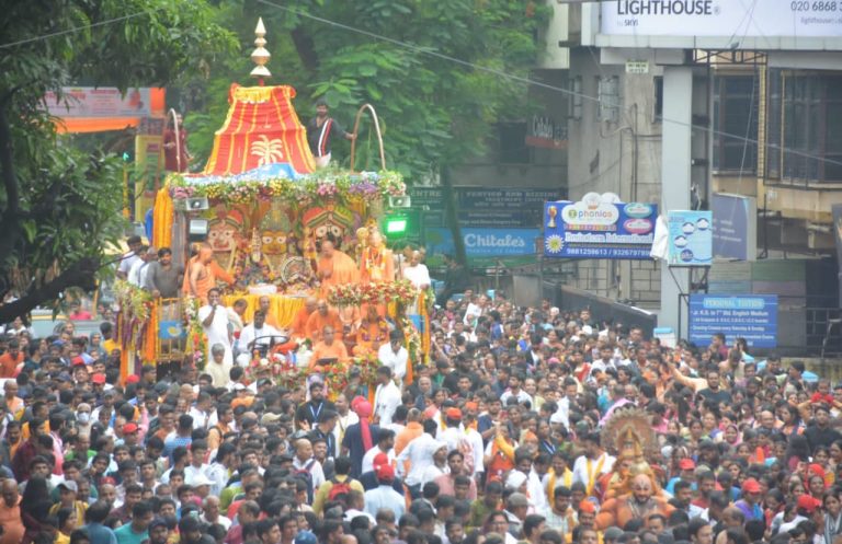 श्री श्री जगन्नाथ रथयात्रेच्या दर्शनाला पुणेकरांची मोठी गर्दी