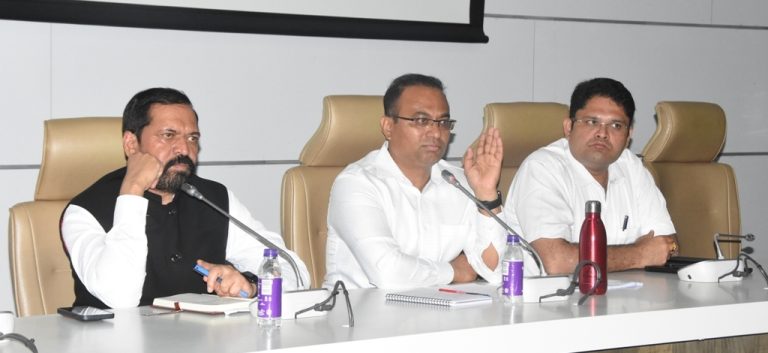 पुणे रिंग रोड भूसंपादन प्रक्रियेला गती द्या- जिल्हाधिकारी डॉ. राजेश देशमुखांचे आदेश