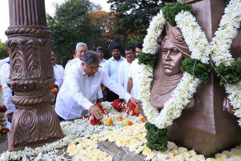 राजर्षी शाहू महाराजांच्या समाधी स्थळाचे स्मारक करणे हा राज्य सरकारचा संकल्प – चंद्रकांत पाटील