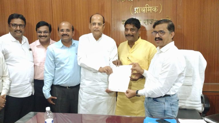 शिक्षणसंस्था चालकांच्या मनमानी कारभाराला चाप लावा ,अन्यथा ….