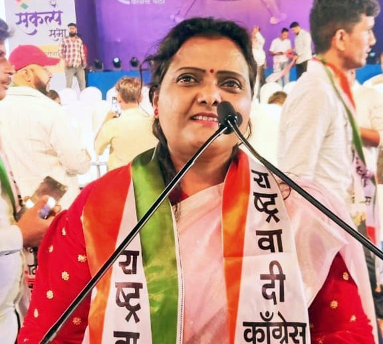 पोलिसाच्या कानाखाली मारली…राष्ट्रवादीच्या,डॉक्टर वंदना मोहितेंना अटक