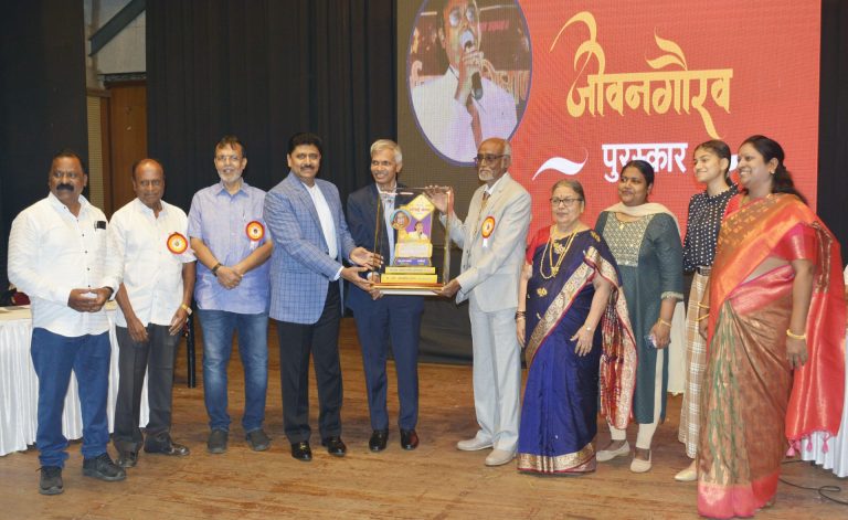सामाजिक दृष्टी देण्याचे कार्य समाजात व्हायला हवे- कुलगुरु डॉ. सुरेश गोसावी