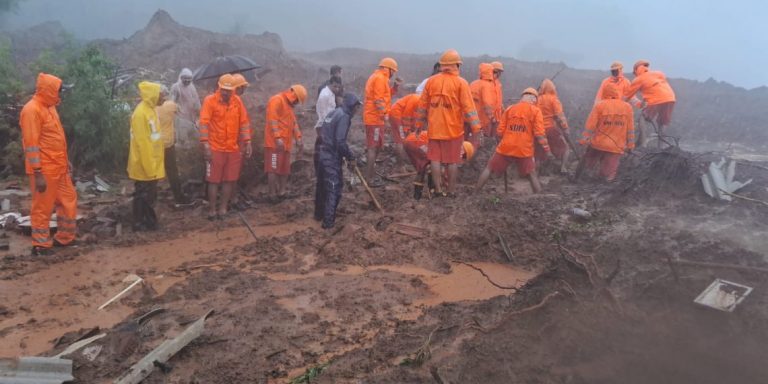 इरशाळगड दुर्घटनेतील बचावकार्य युद्धपातळीवर सुरु