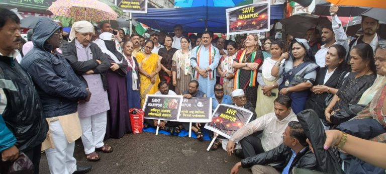 शहर काँग्रेसच्या वतीने मणिपूर घटनेच्या निषेधार्थ आंदोलन.