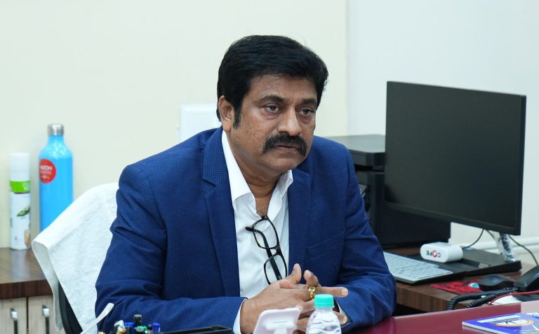वीजग्राहकांच्या तक्रारींचे तत्परतेने निराकरण करा-महावितरणचे संचालक संजय ताकसांडे