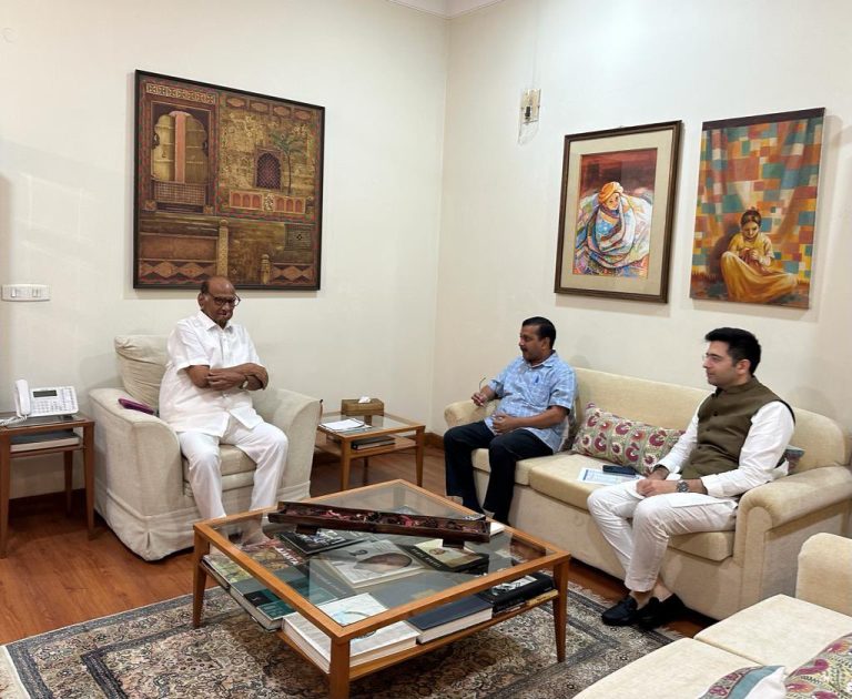 केजरीवाल शरद पवारांची भेट;केंद्राच्या अध्यादेशाविरोधात दिल्लीच्या मुख्यमंत्र्यांची मोर्चेबांधणी?