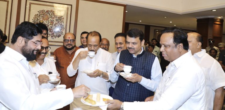 विरोधी पक्षाने चहापानावर बहिष्कार घातल्यावर काय म्हणाले शिंदे,फडणवीस आणि अजितदादा ..